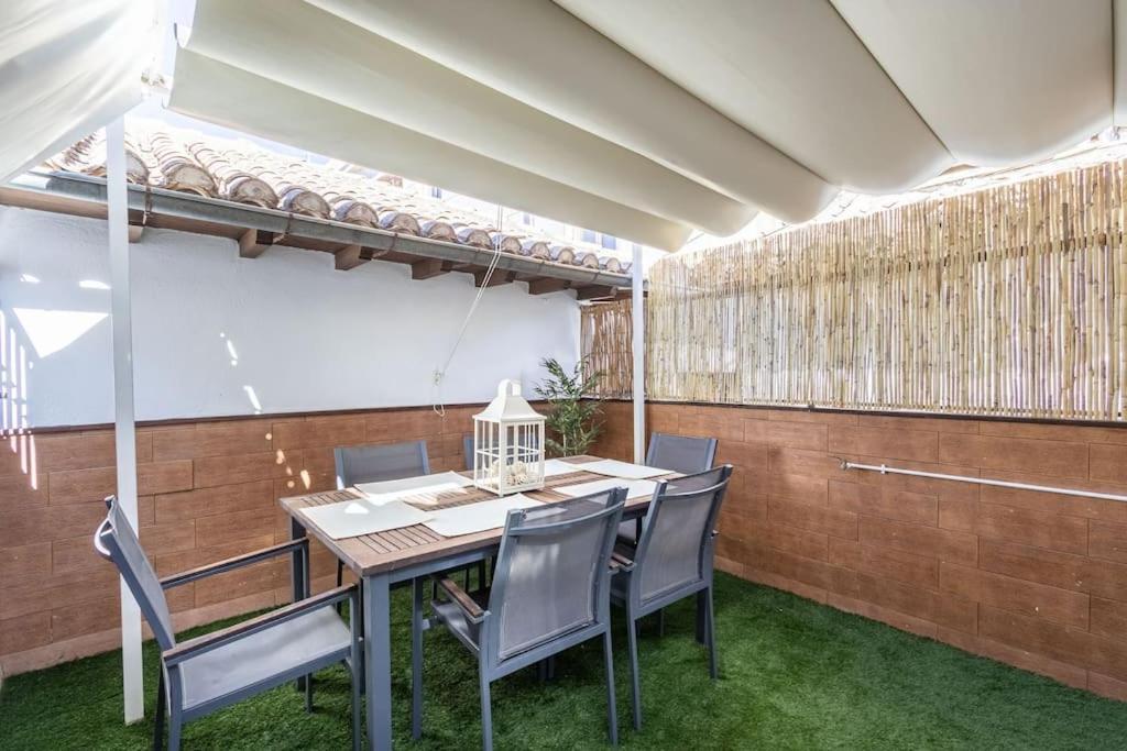 Apartamento Con Terraza A 4 Minutos De La Catedral Granada Esterno foto