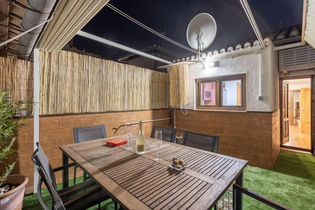 Apartamento Con Terraza A 4 Minutos De La Catedral Granada Esterno foto