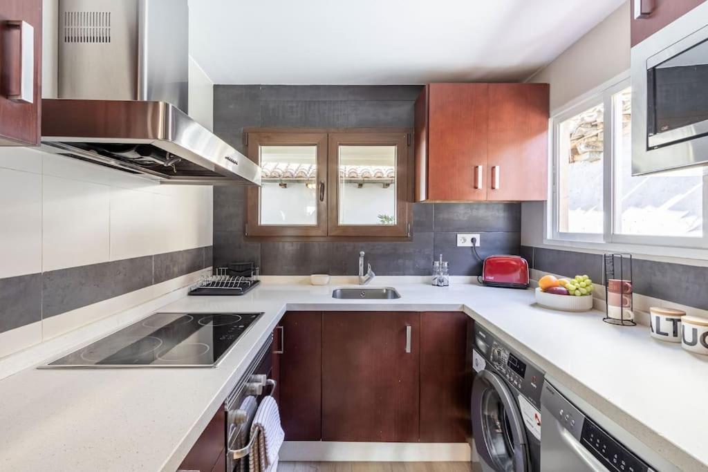 Apartamento Con Terraza A 4 Minutos De La Catedral Granada Esterno foto